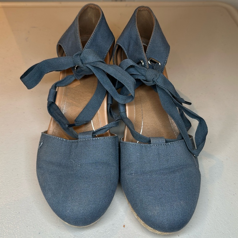 Vionic Canvas Espadrilles